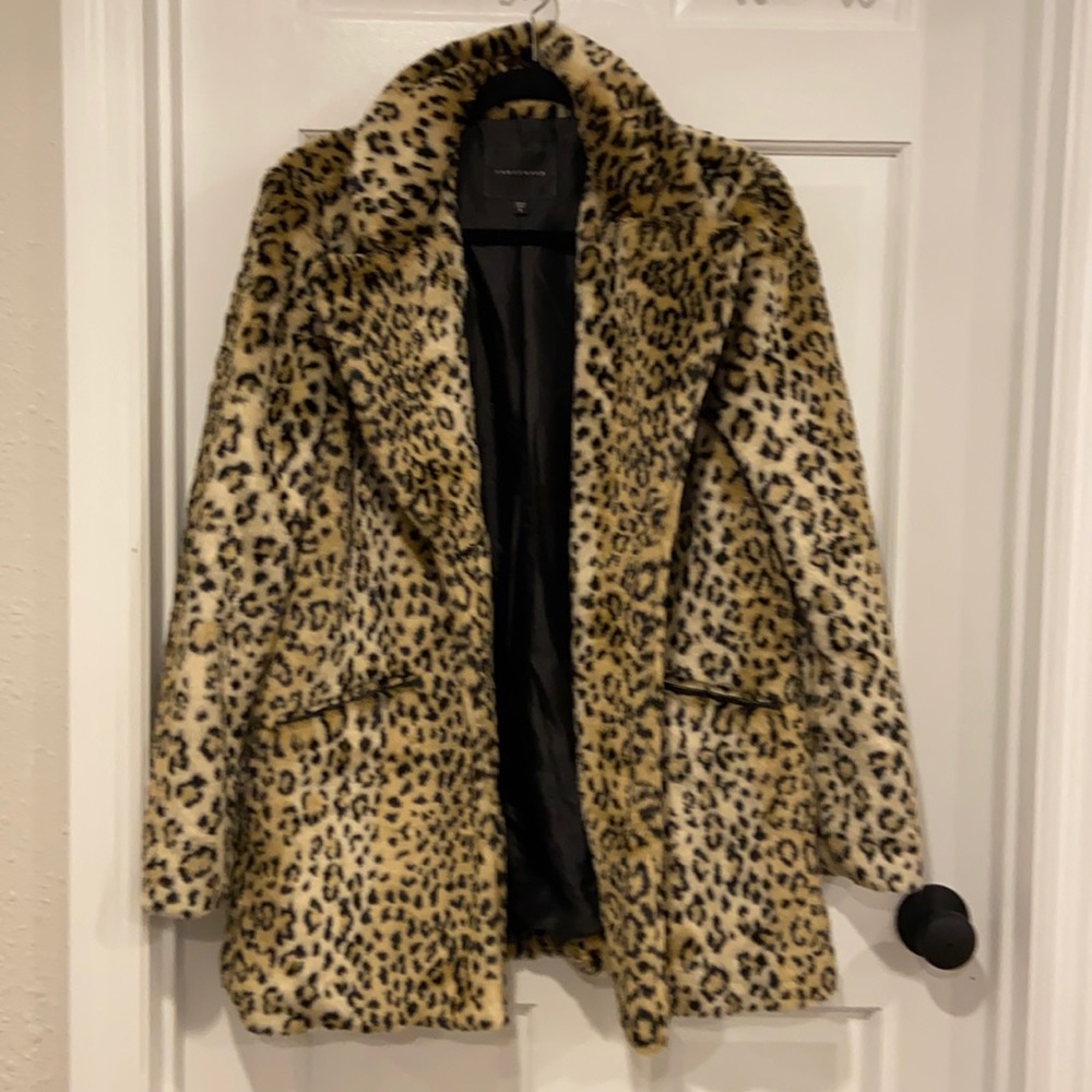 Faux fur leopard jacket